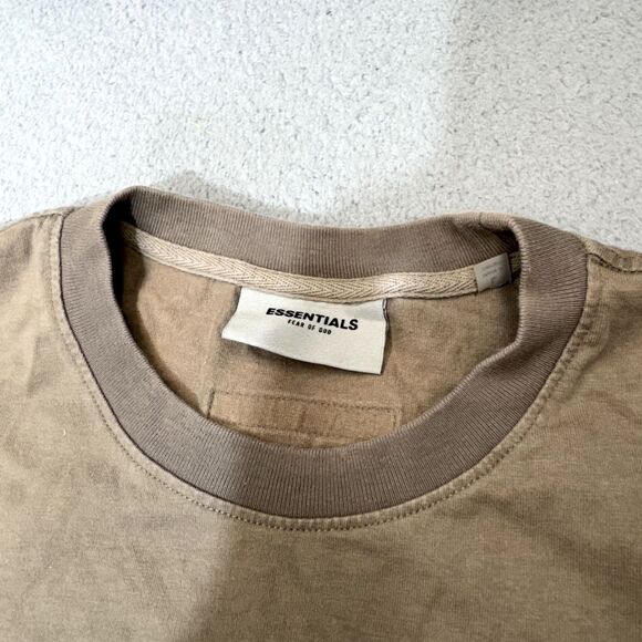 Fear of God Essentials Shirt Mens Large Beige Applique Boxy Khaki Logo Spell Out - Picture 8 of 16